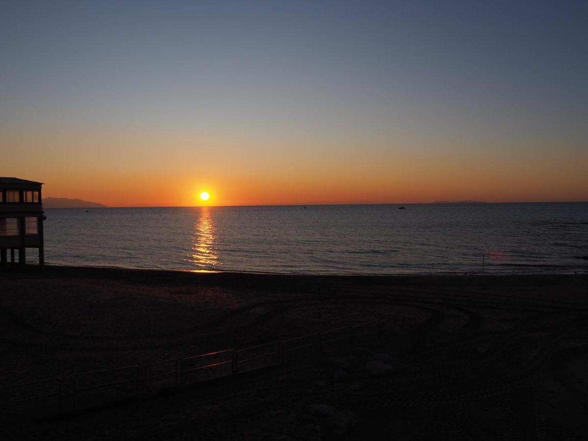 Casa Aurea Tre Posti Letto A 30 Metri Dal Mare Apartment San Vincenzo Bagian luar foto